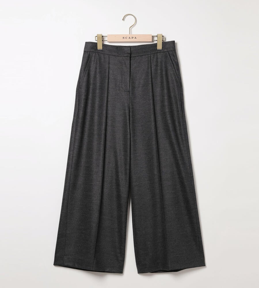 チャコールグレー