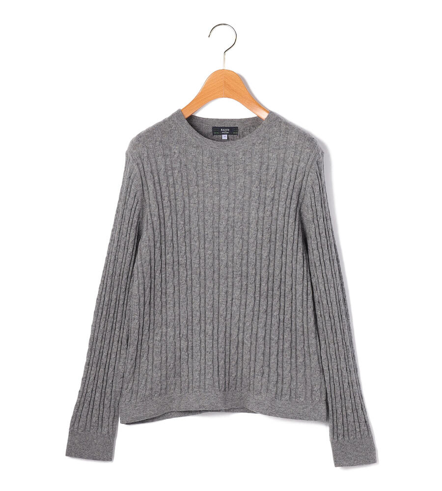 ケーブルクルーネックニット